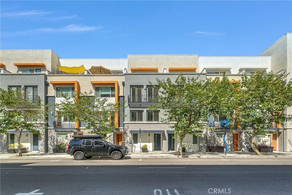 a car parked in front of a building