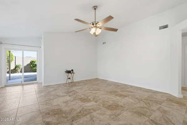 $2,395 | 3030 East Topeka Drive, Phoenix, AZ 85050