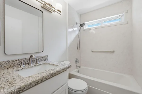 $2,395 | 3030 East Topeka Drive, Phoenix, AZ 85050