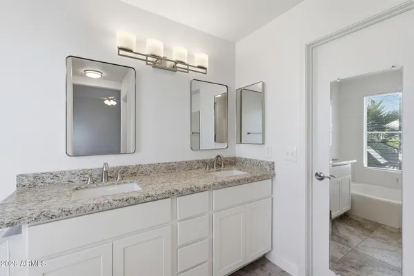 $2,395 | 3030 East Topeka Drive, Phoenix, AZ 85050