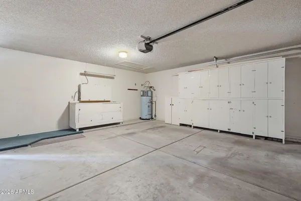 $2,395 | 3030 East Topeka Drive, Phoenix, AZ 85050