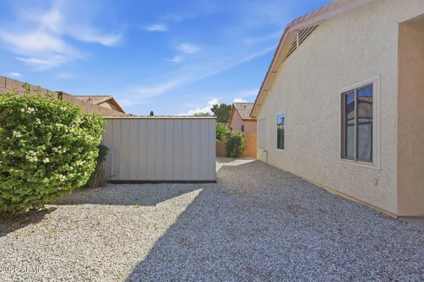 $2,395 | 3030 East Topeka Drive, Phoenix, AZ 85050