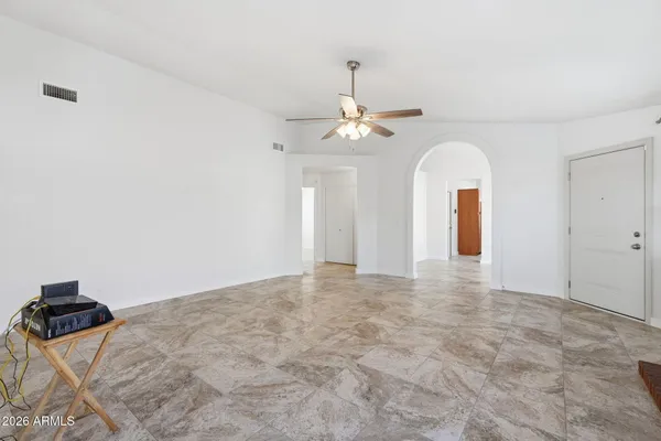 $2,395 | 3030 East Topeka Drive, Phoenix, AZ 85050