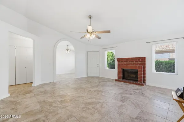 $2,395 | 3030 East Topeka Drive, Phoenix, AZ 85050