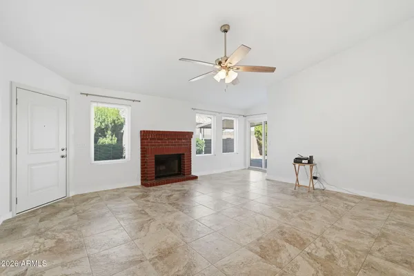 $2,395 | 3030 East Topeka Drive, Phoenix, AZ 85050