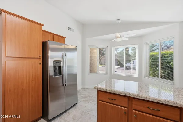 $2,395 | 3030 East Topeka Drive, Phoenix, AZ 85050