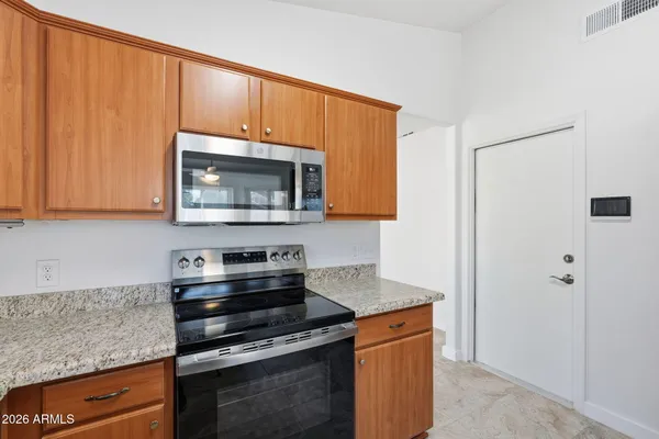 $2,395 | 3030 East Topeka Drive, Phoenix, AZ 85050