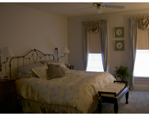 16 Autumn Ridge East Longmeadow, MA 01028 - Photo 8 of 11 Gallery Image 8