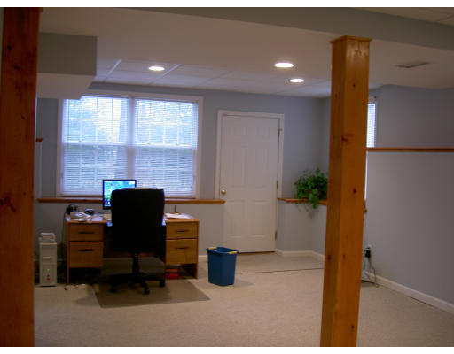 16 Autumn Ridge East Longmeadow, MA 01028 - Photo 10 of 11 Gallery Image 10