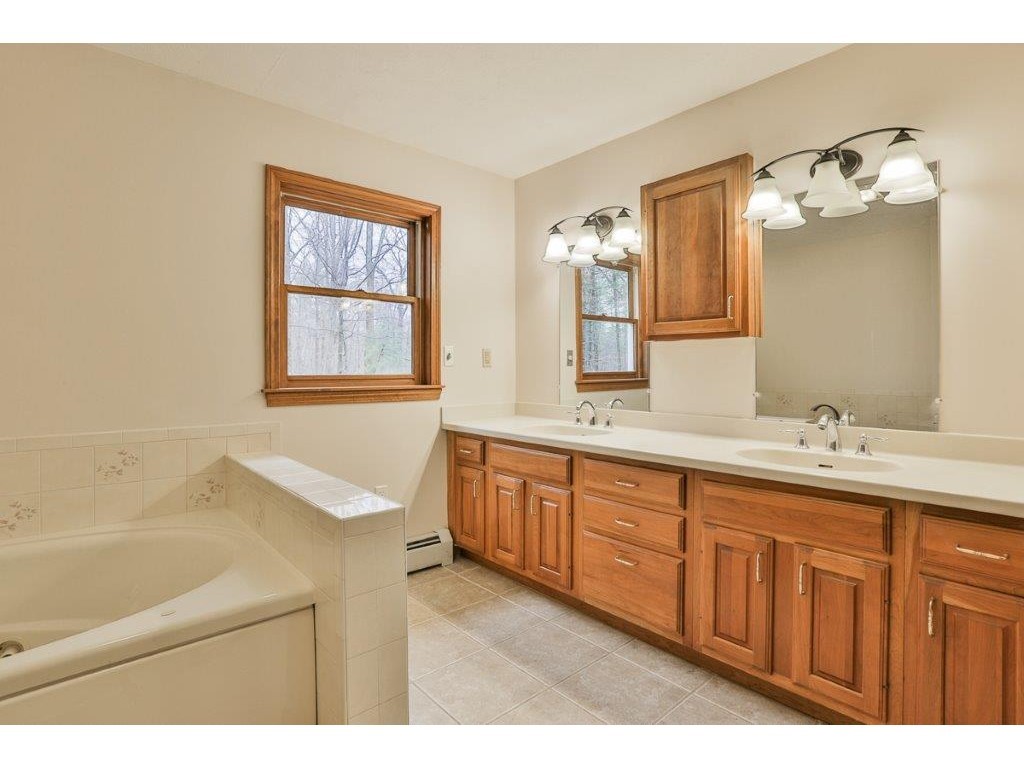 306 Lane Road Chester, NH 03036 - Photo 21 of 34