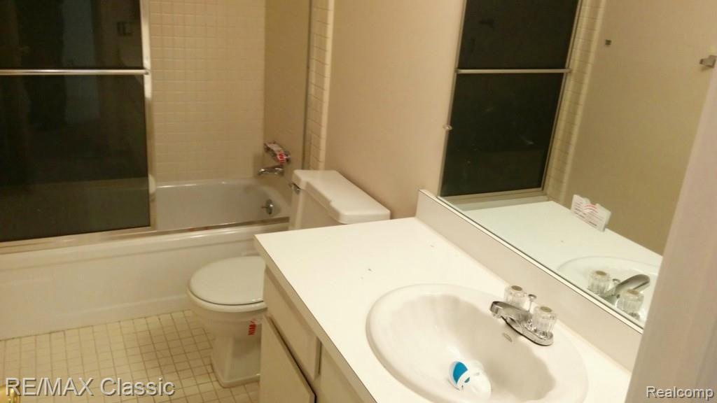 29666 Middlebelt Road Farmington Hills, MI 48334 - Photo 14 of 15