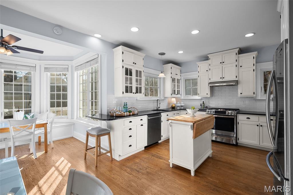 210 Jefferson Road Webster Groves, MO 63119 - Photo 15 of 60