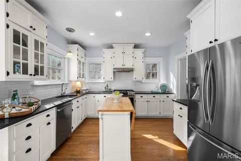 $899,900 | 210 Jefferson Road, Webster Groves, MO 63119