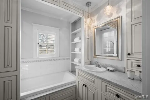 $899,900 | 210 Jefferson Road, Webster Groves, MO 63119