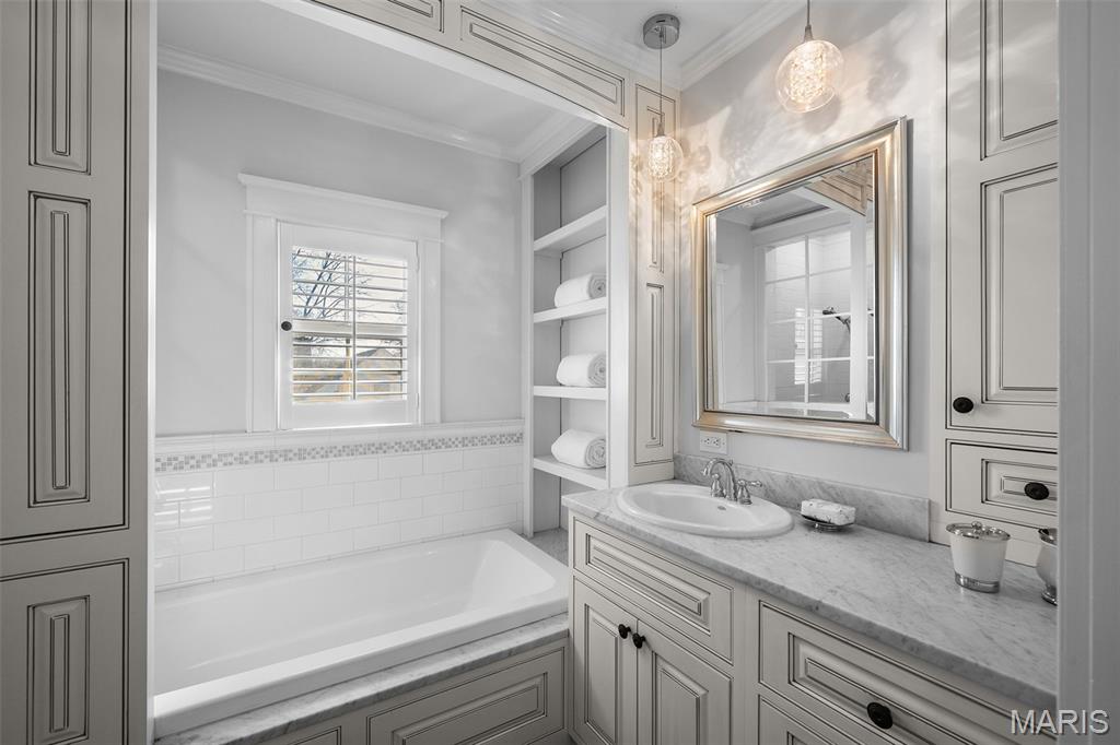 210 Jefferson Road Webster Groves, MO 63119 - Photo 31 of 60