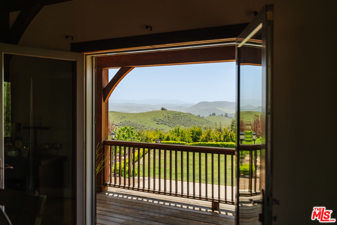 15101 Middle Ranch Road Moorpark, CA 93021 - Photo 12 of 28 a view of a porch