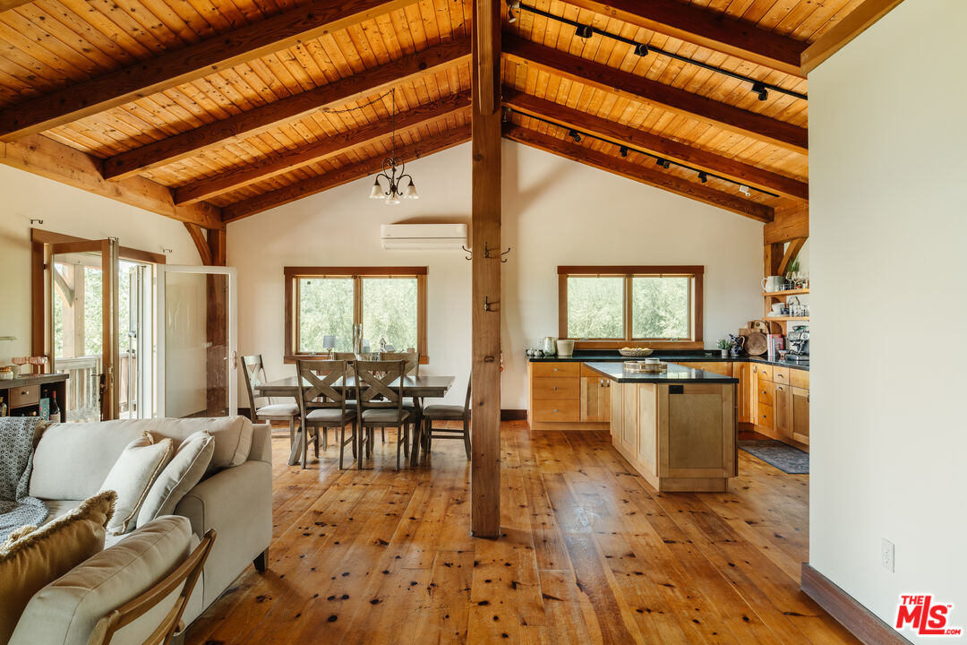 15101 Middle Ranch Road Moorpark, CA 93021 - Photo 7 of 28 a living room with furniture
