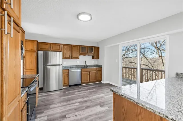 $315,000 | 6716 Northwest Lawson Lane, Parkville, MO 64152