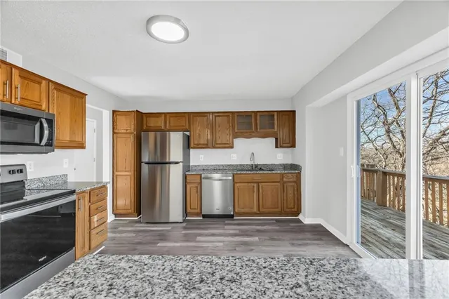 $315,000 | 6716 Northwest Lawson Lane, Parkville, MO 64152