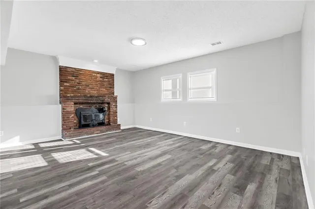 $315,000 | 6716 Northwest Lawson Lane, Parkville, MO 64152