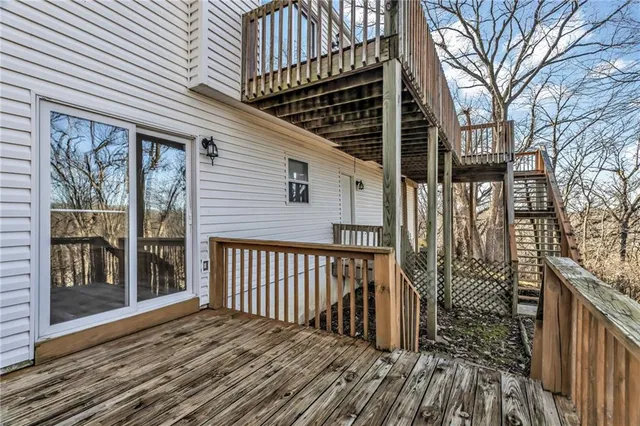 $315,000 | 6716 Northwest Lawson Lane, Parkville, MO 64152