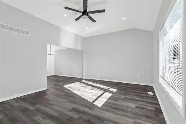 $315,000 | 6716 Northwest Lawson Lane, Parkville, MO 64152