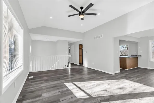 $315,000 | 6716 Northwest Lawson Lane, Parkville, MO 64152