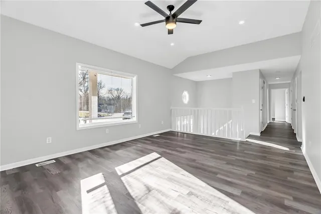 $315,000 | 6716 Northwest Lawson Lane, Parkville, MO 64152