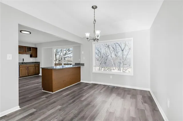 $315,000 | 6716 Northwest Lawson Lane, Parkville, MO 64152