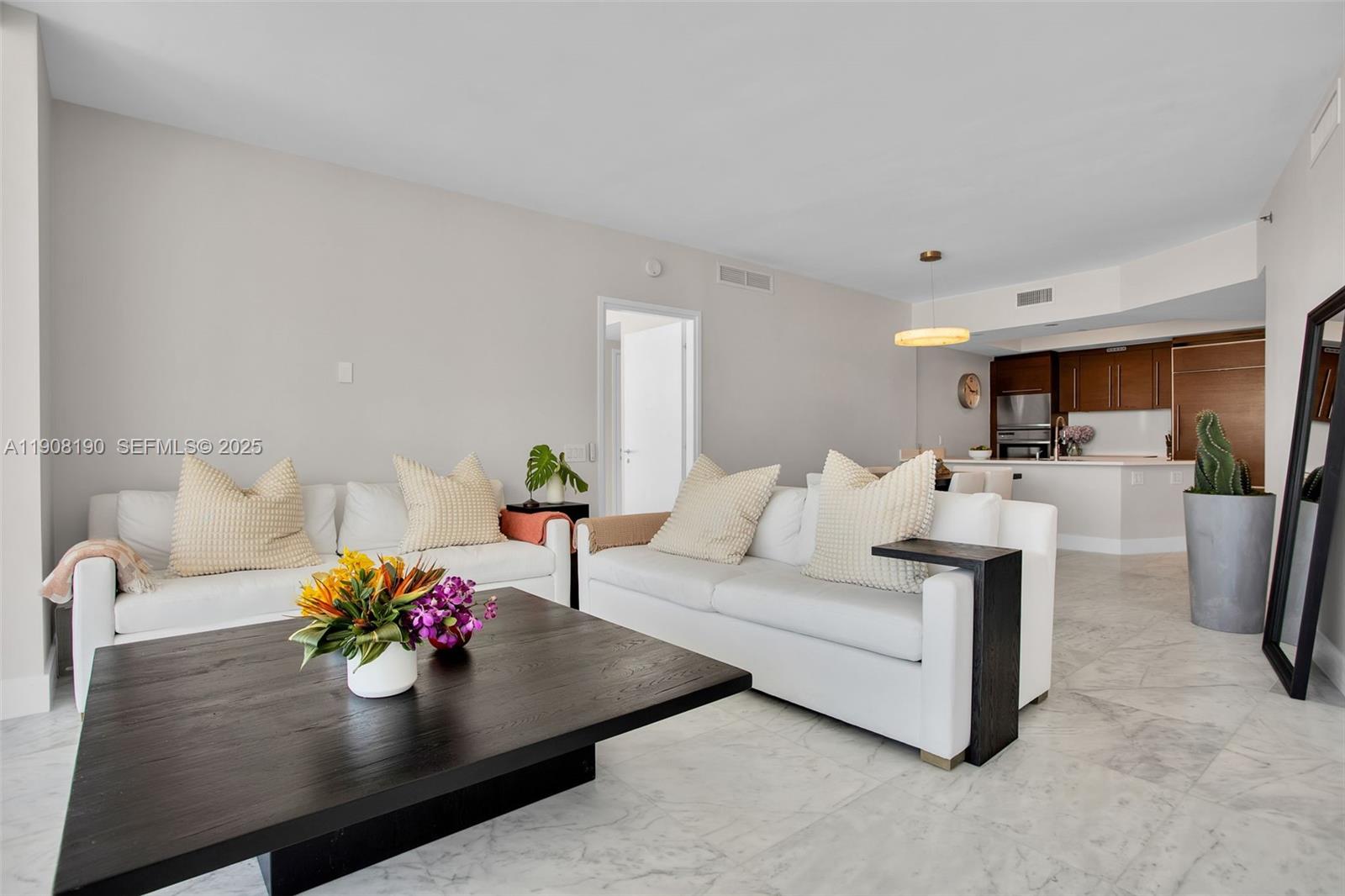 450 Alton Road, Unit 2110 Miami Beach, FL 33139 - Photo 2 of 33 Photo 2