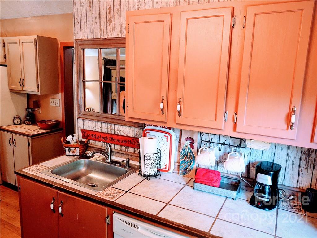 1351 County Road Waynesville, NC 28785 - Photo 11 of 21