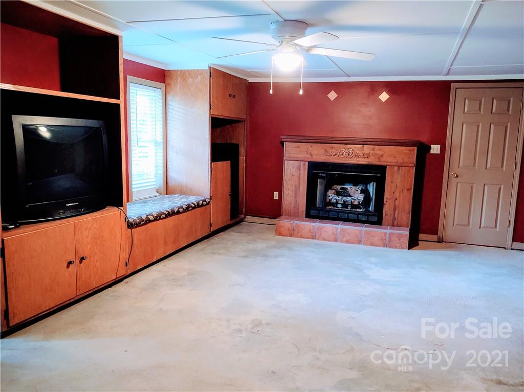 1351 County Road Waynesville, NC 28785 - Photo 14 of 21