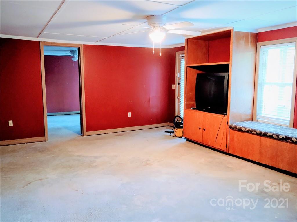 1351 County Road Waynesville, NC 28785 - Photo 15 of 21