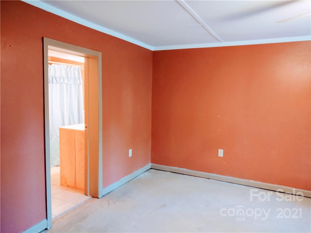 1351 County Road Waynesville, NC 28785 - Photo 17 of 21