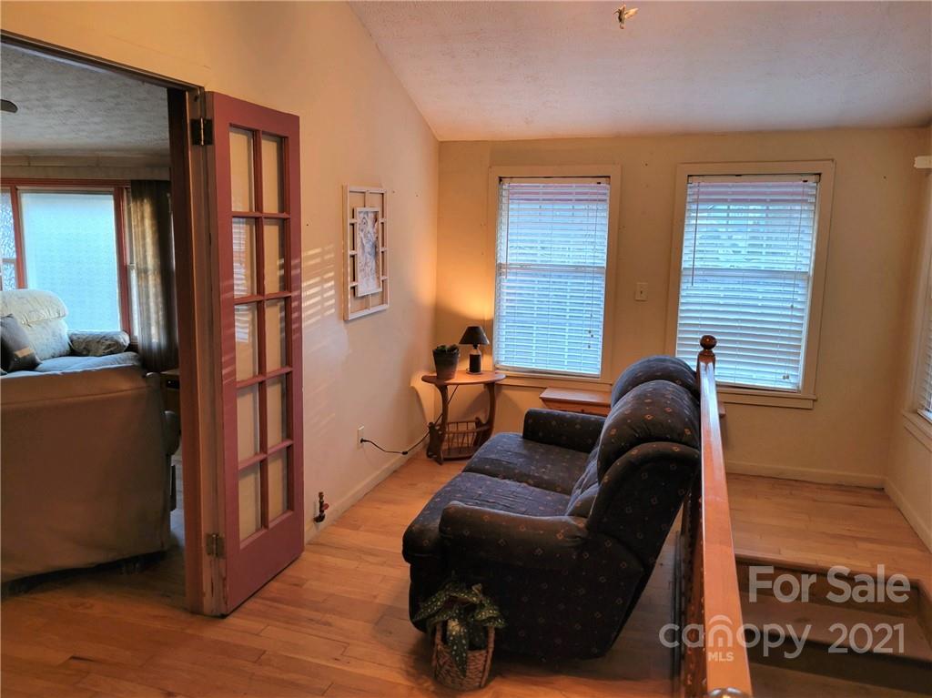 1351 County Road Waynesville, NC 28785 - Photo 4 of 21
