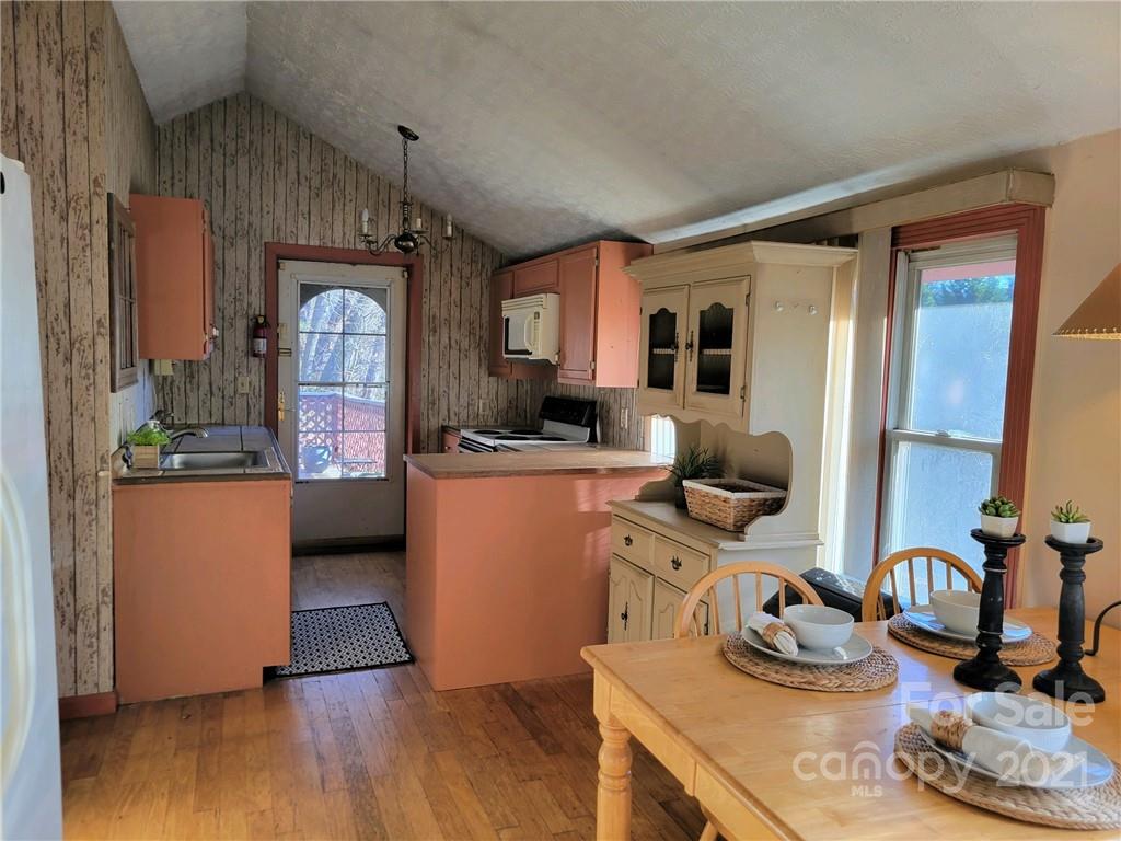 1351 County Road Waynesville, NC 28785 - Photo 9 of 21