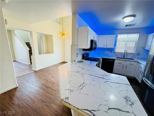 $1,900 | Undisclosed Address, Las Vegas, NV 89113