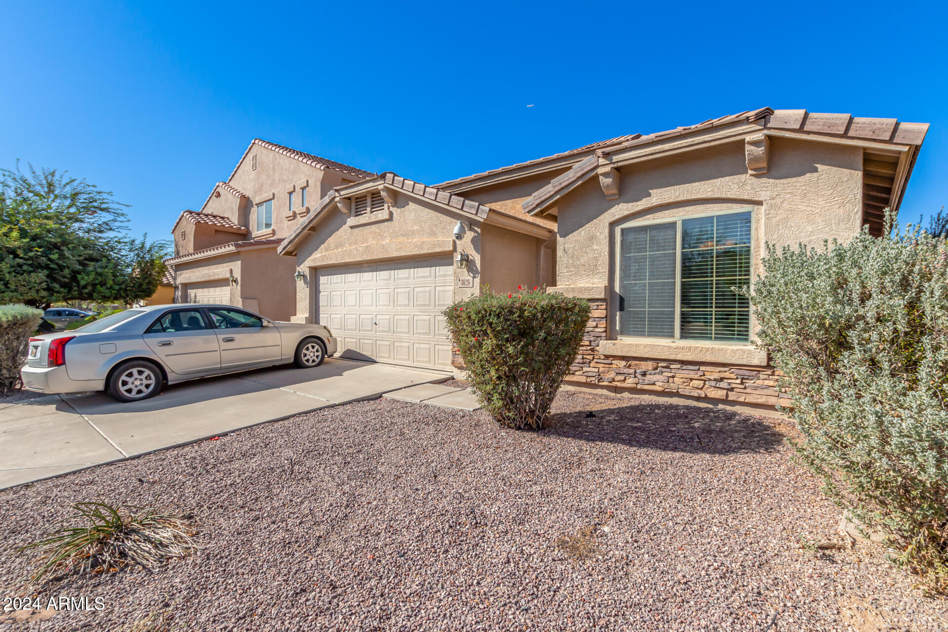3626 West Vineyard Road Phoenix, AZ 85041 - Photo 2 of 27 02 - Vineyard