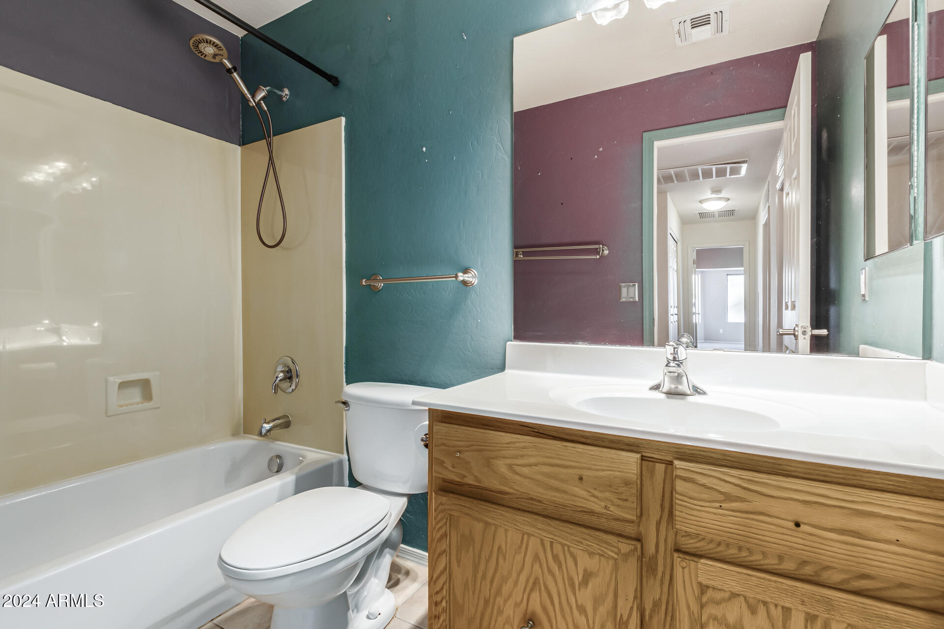 3626 West Vineyard Road Phoenix, AZ 85041 - Photo 21 of 27 25 - Vineyard