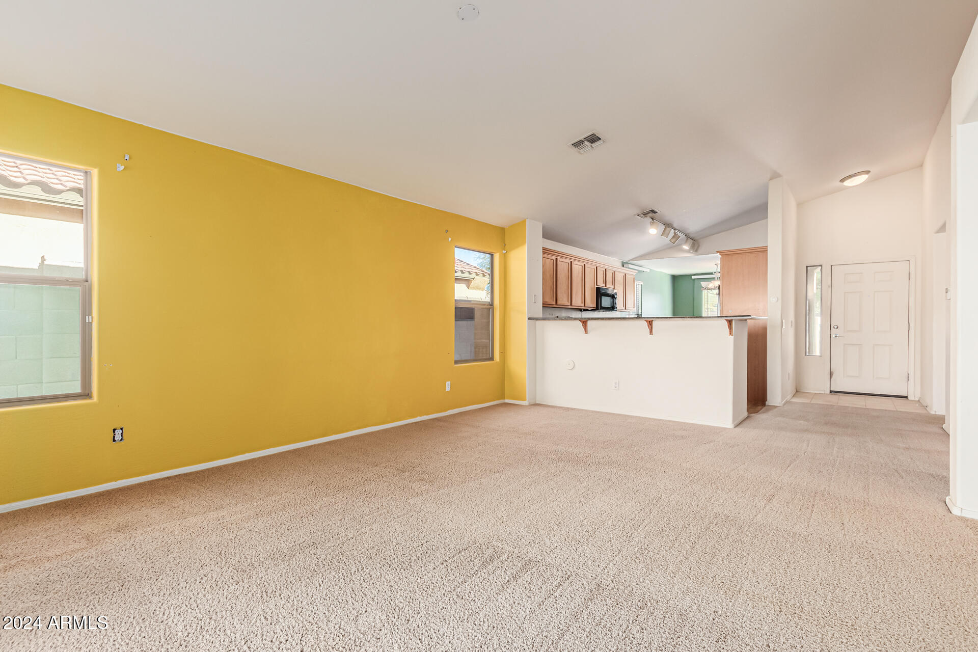 3626 West Vineyard Road Phoenix, AZ 85041 - Photo 5 of 27 08 - Vineyard