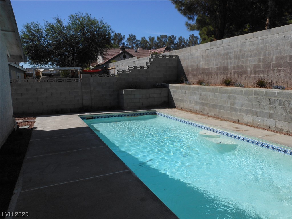 2351 Viewcrest Road Henderson, NV 89014 - Photo 2 of 50 Gallery Image 2