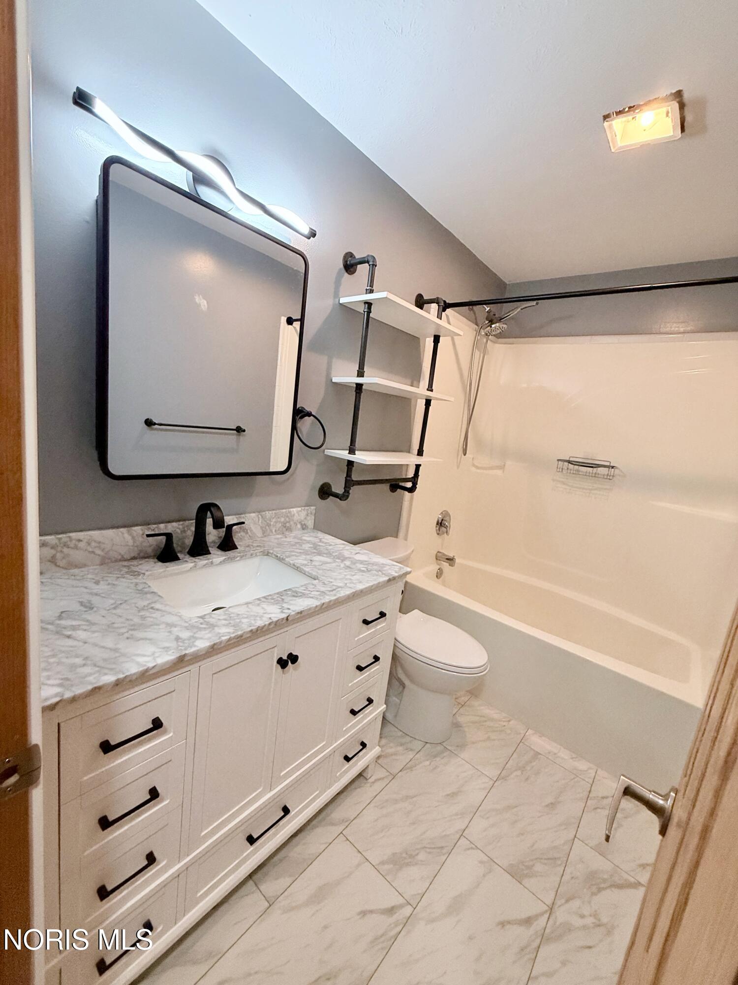 5225 Hanley Road Walbridge, OH 43465 - Photo 34 of 40 Gallery Image 34