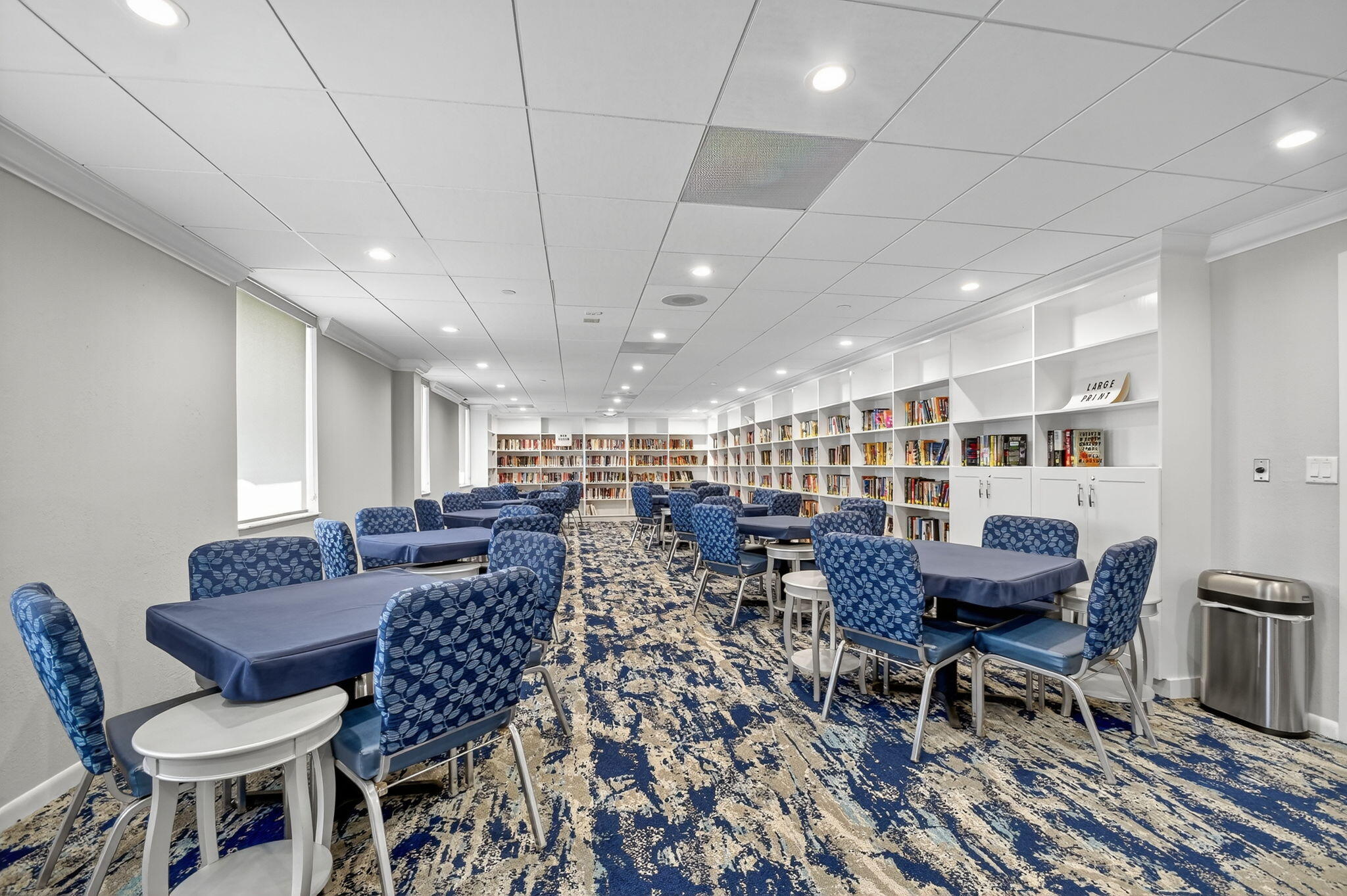 6935 Huntington Lane, Unit 207 Delray Beach, FL 33446 - Photo 43 of 88 a view of a dining room with furniture