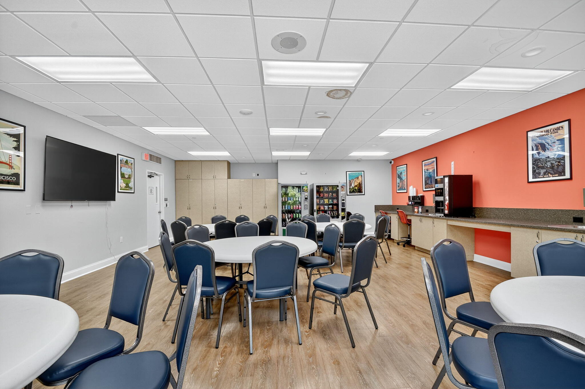 6935 Huntington Lane, Unit 207 Delray Beach, FL 33446 - Photo 51 of 88 a view of a dining room with furniture