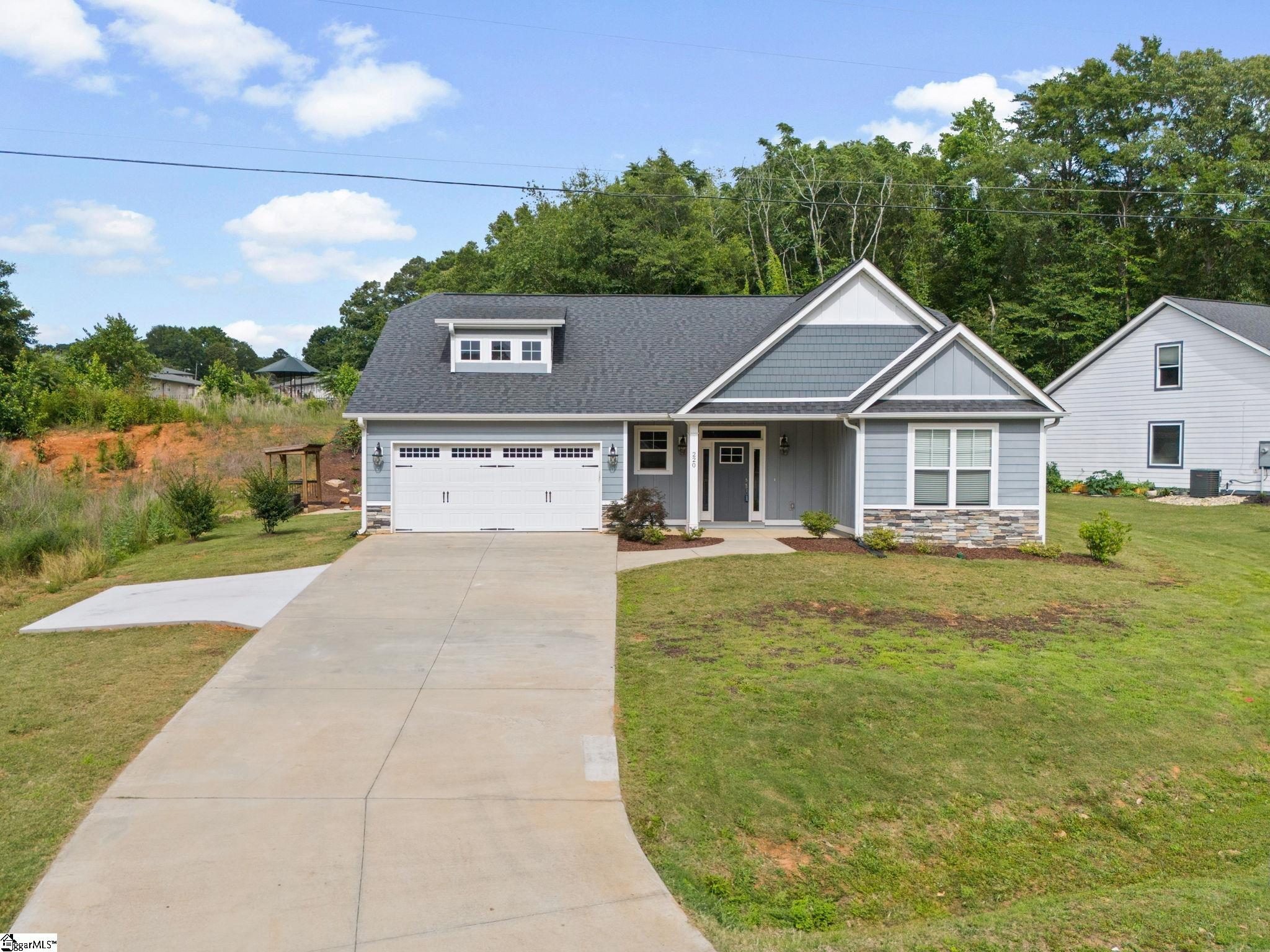 220 Plantation Road Greenville, SC 29605 - Photo 1 of 27 Gallery Image 1