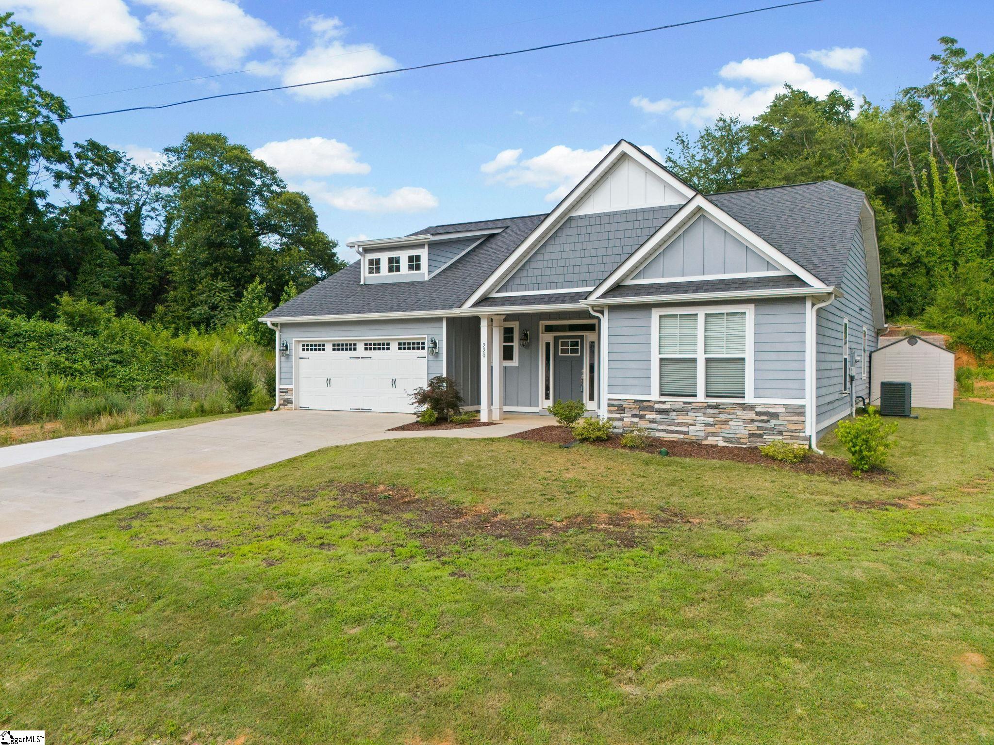 220 Plantation Road Greenville, SC 29605 - Photo 3 of 27 Gallery Image 3