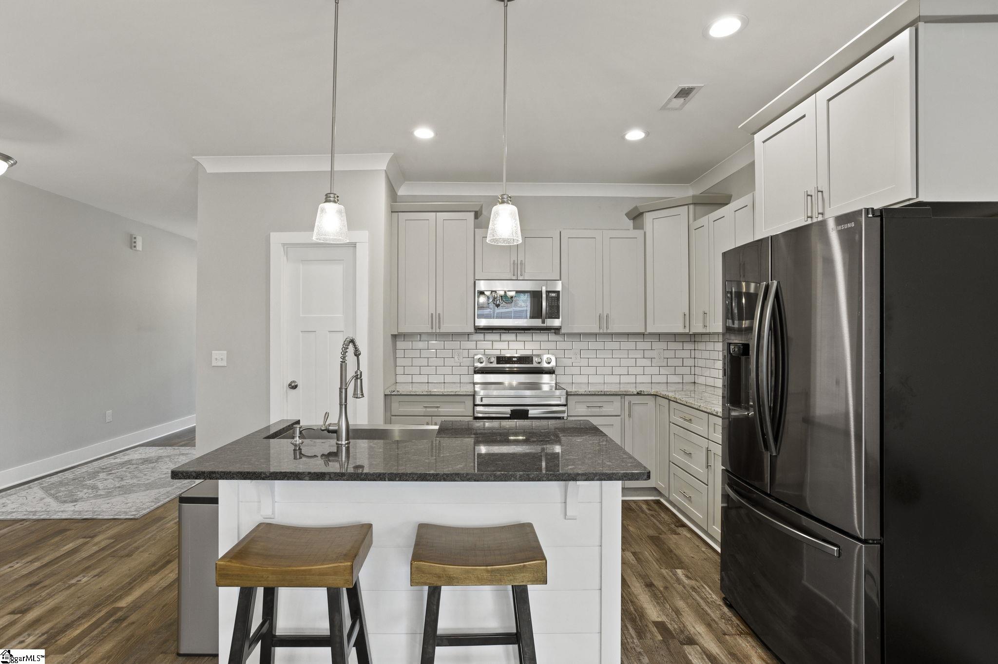 220 Plantation Road Greenville, SC 29605 - Photo 6 of 27 Gallery Image 6