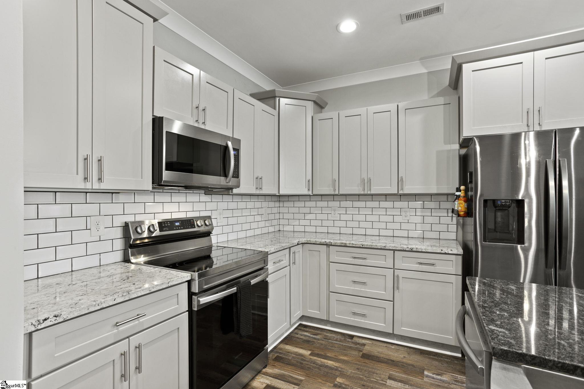 220 Plantation Road Greenville, SC 29605 - Photo 7 of 27 Gallery Image 7