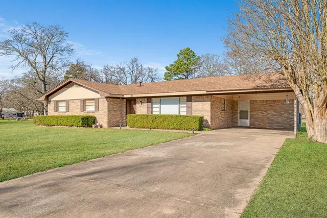 $184,900 | 295 San Diego Street, Detroit, TX 75436