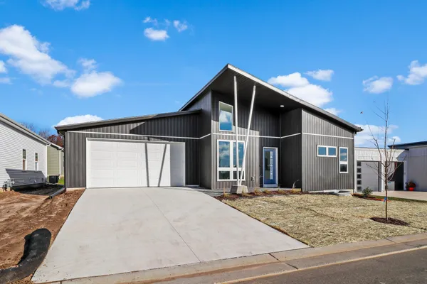 $384,900 | 104 Boneset, Poynette, WI 53955